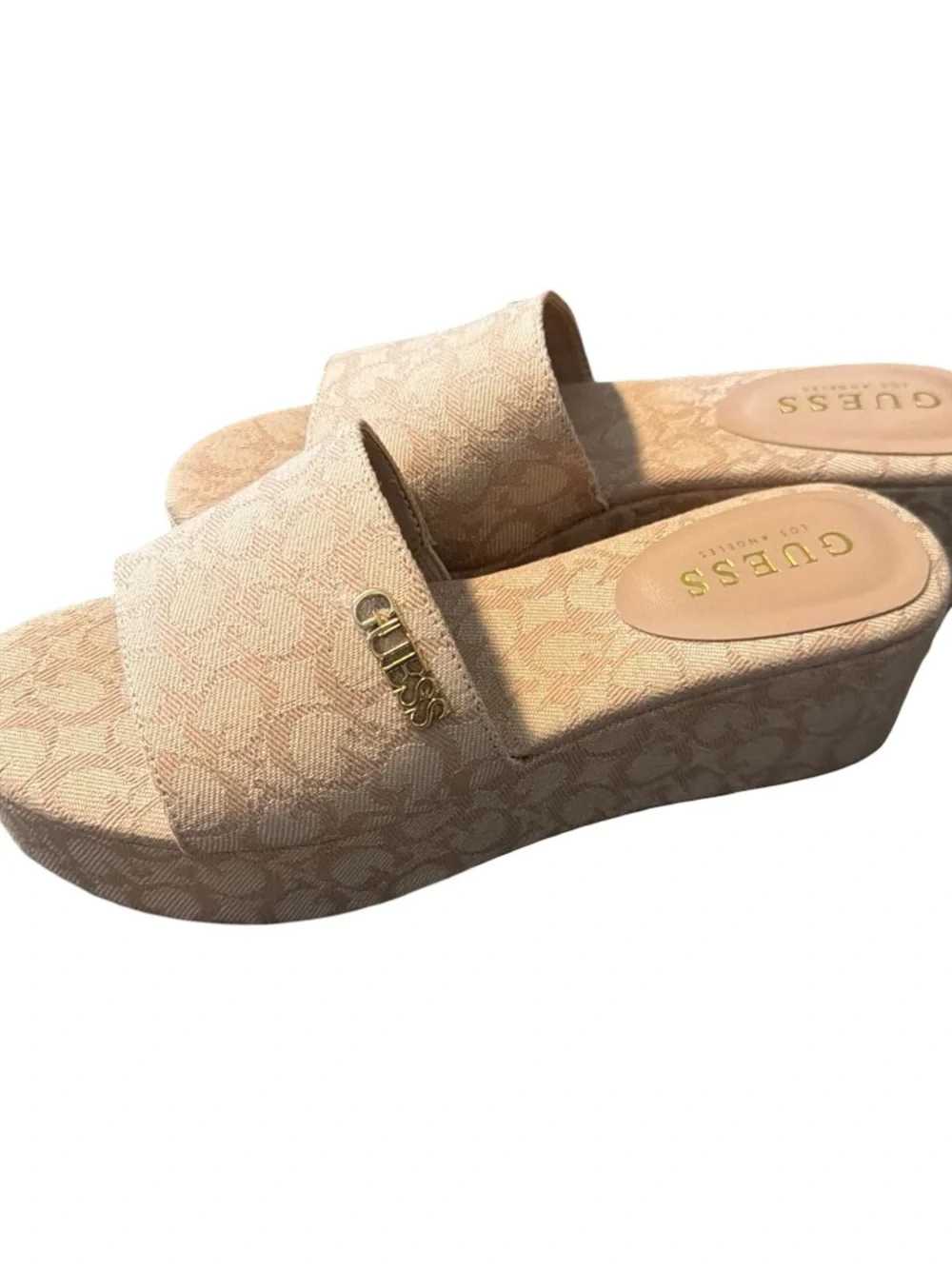 Guess Women Wedges 2.36 “ Beige Sandals Lightweight Size 6